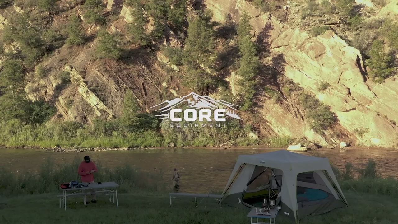 خيمة CORE ذات الأداء الفوري لأربعة أشخاص بقياس 8 × 7 أقدام