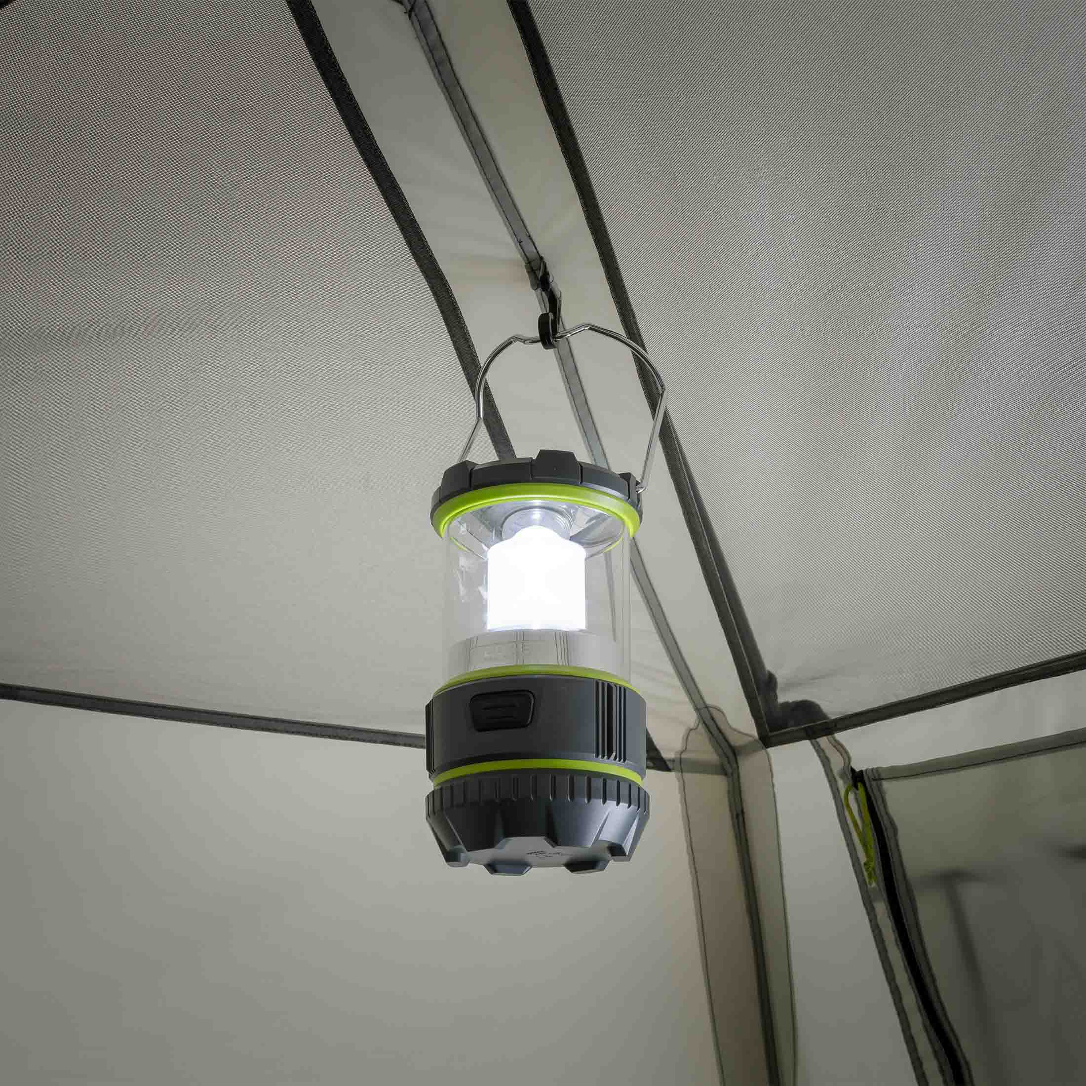 خيمة CORE ذات الأداء الفوري لأربعة أشخاص بقياس 8 × 7 أقدام