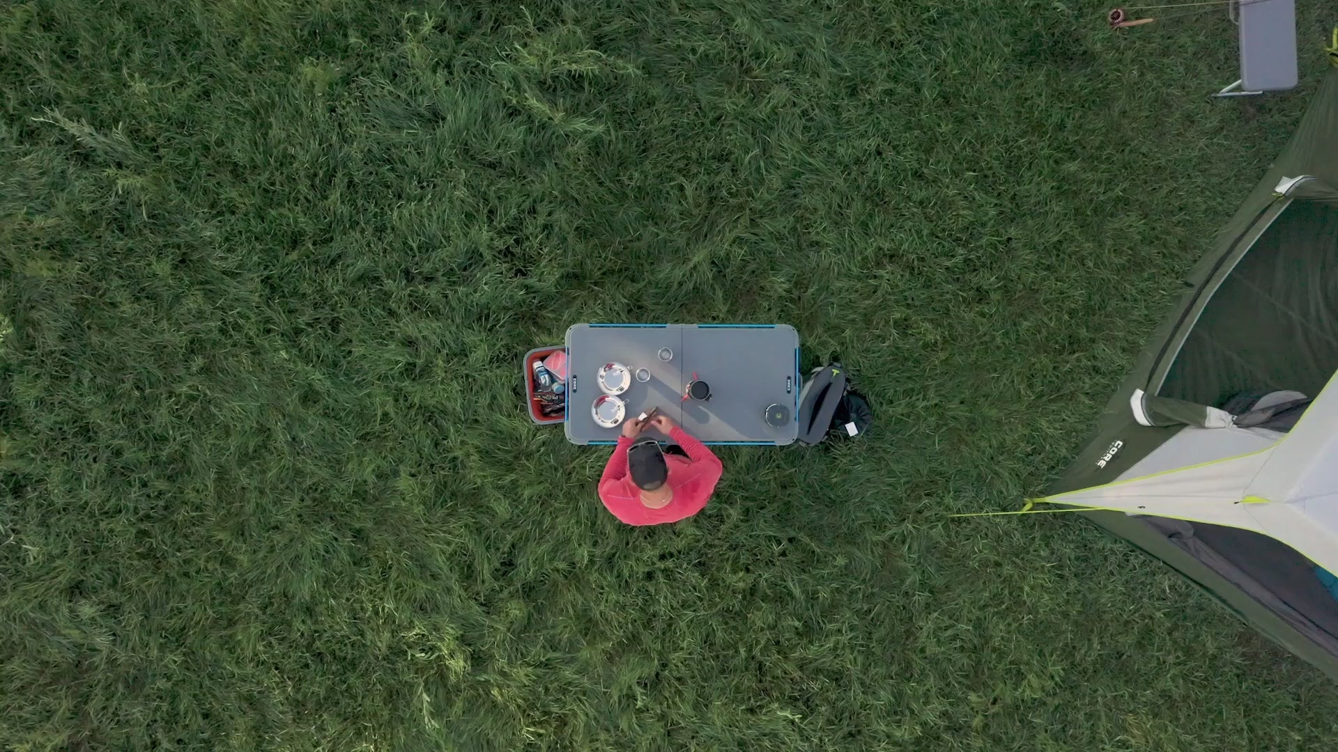 طاولة خارجية CORE مقاس 4 أقدام مع FlexRail